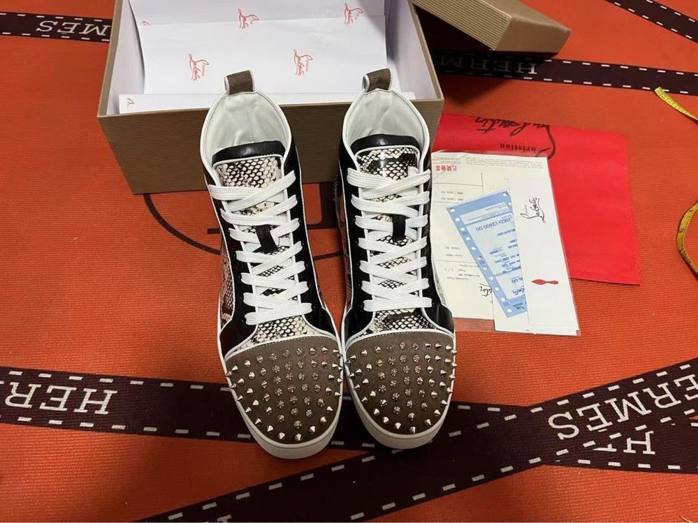 Vand christian louboutin calitate premium