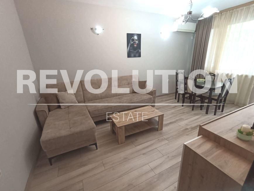 Двустаен апартамент в района на Генерали!