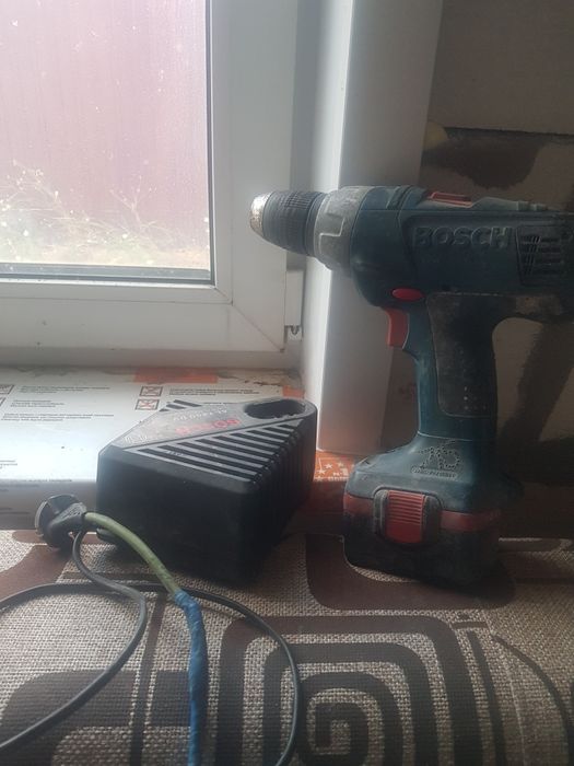 Продам шуруповерт фирмы BOSCH,, на батарейках за 7000 тенге