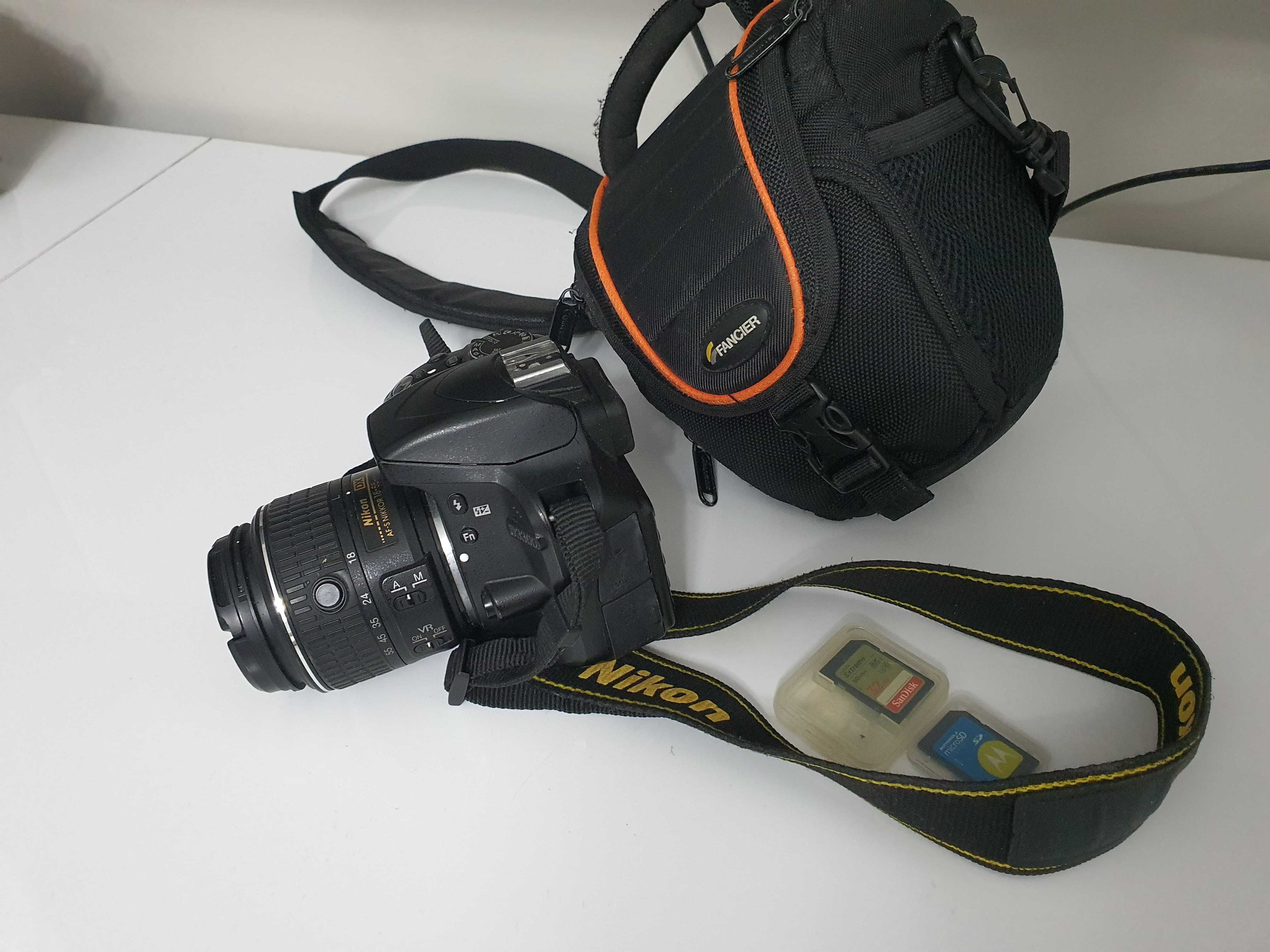 Vand aparat foto DSLR Nikon D3300 cu obiectiv original 18-55mm