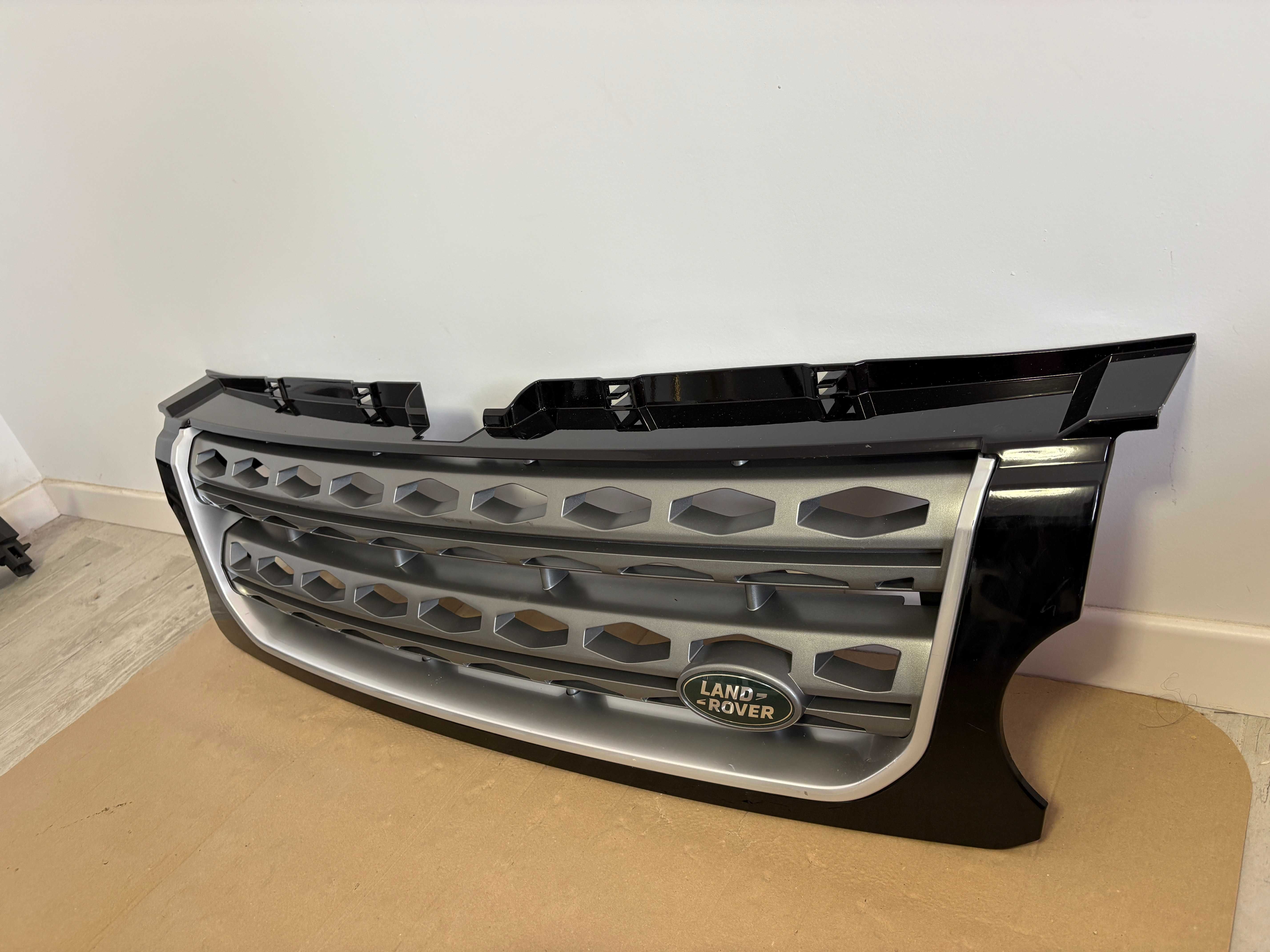 Grila radiator Land Rover Discovery 4 facelift dupa 2014 EH22-8138-AB