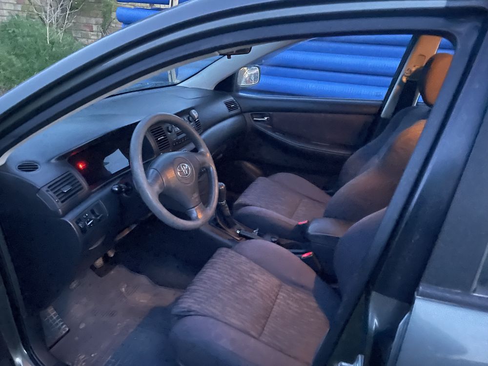 Toyota Corolla 1.6 VVT.i бензин