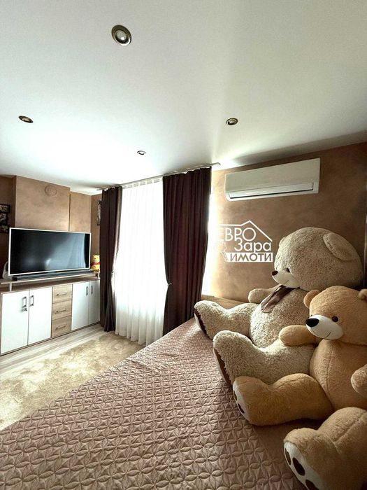 Масивна, обзаведена къща, с панорамна гледка в с.Змейово