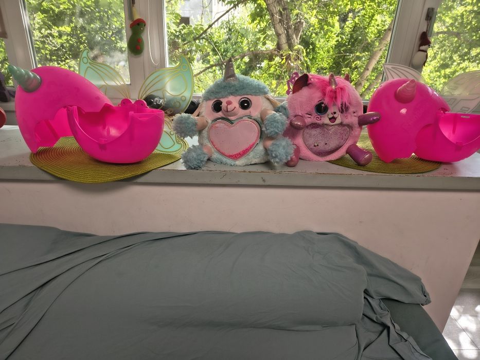 Jucarie de plus, Rainbocorns, Unicornul curcubeu surpriza cu aripi