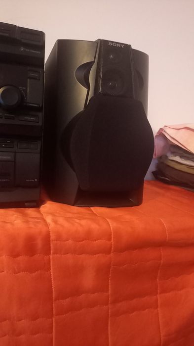 Vând stație de muzica Sony