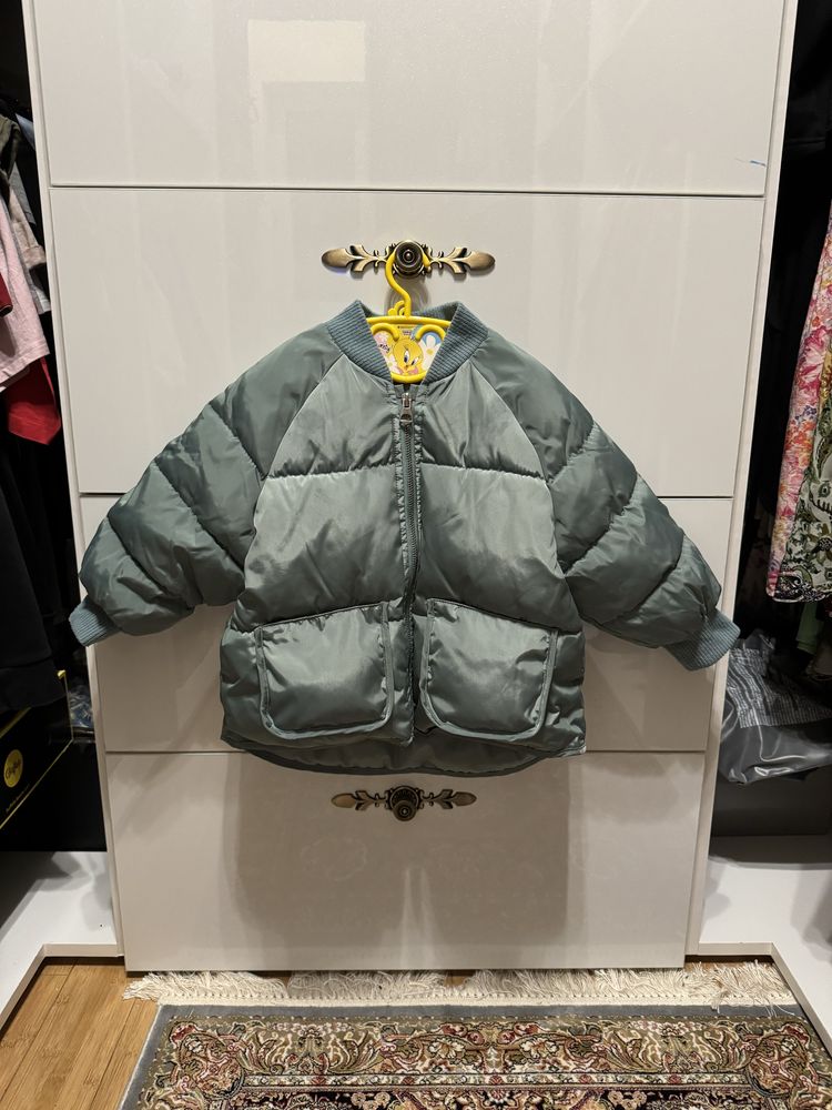 geaca de iarna calduroasa oversized Zara masura 98 copii