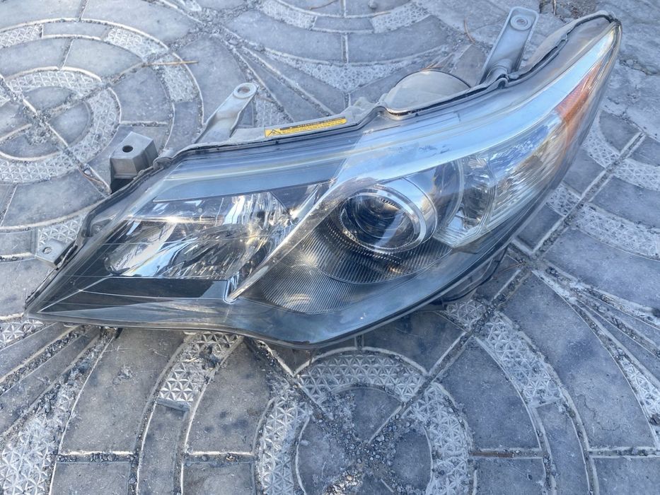 Продается фары от камри