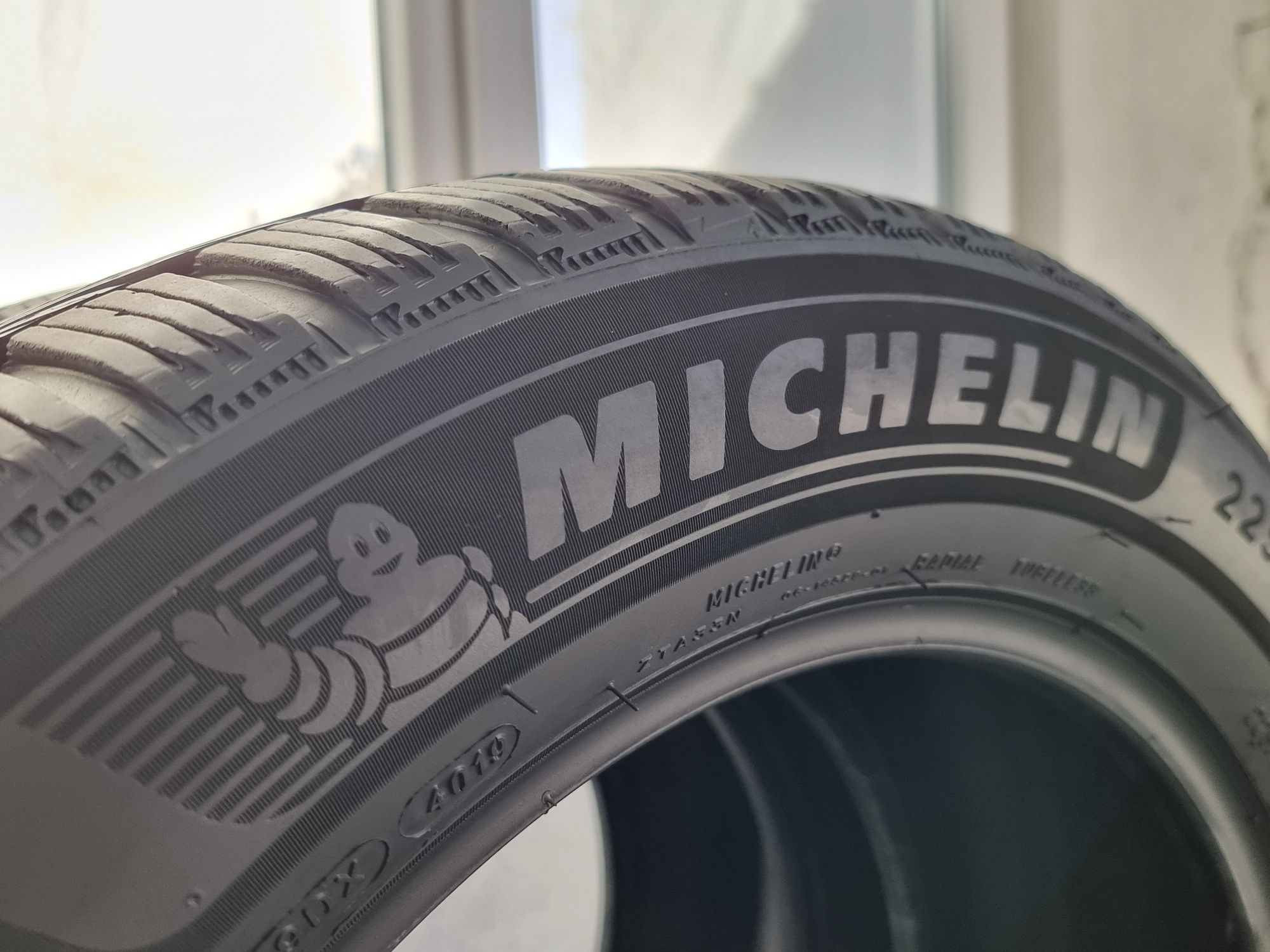 225/55/17 Michelin 2Броя: 170лв 7мм