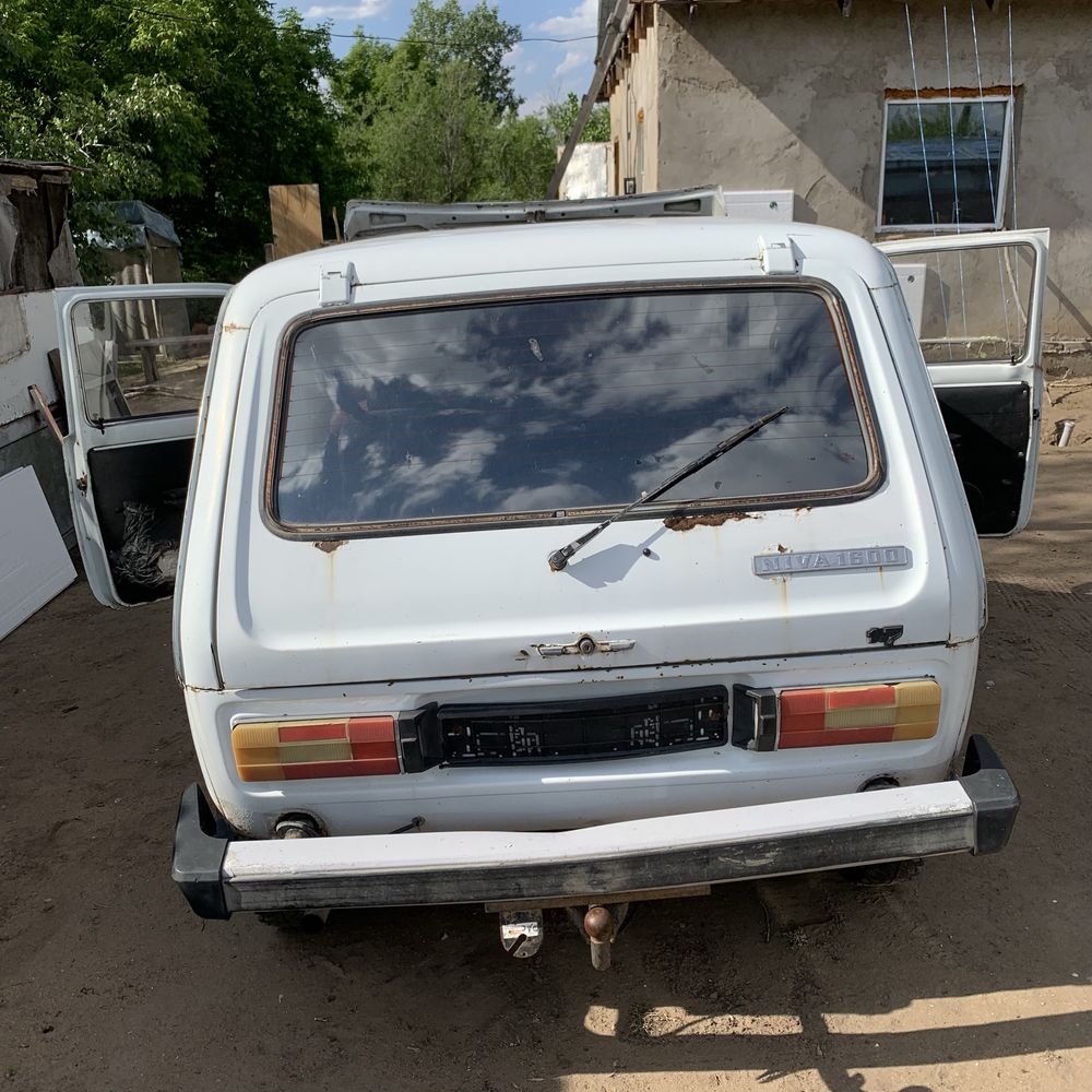 Продам ниву 2121