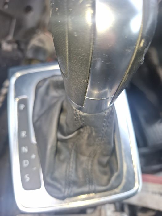 Volkswagen Passat 2012 година 2.0 TDI  140 к.с автоматик DSG