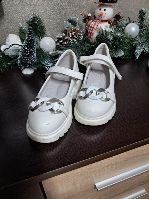 Vand papuci second-hand