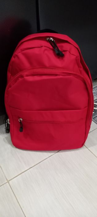 Rucsac nou roșu sau bej