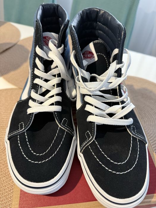 Tenesi Vans noi in cutie