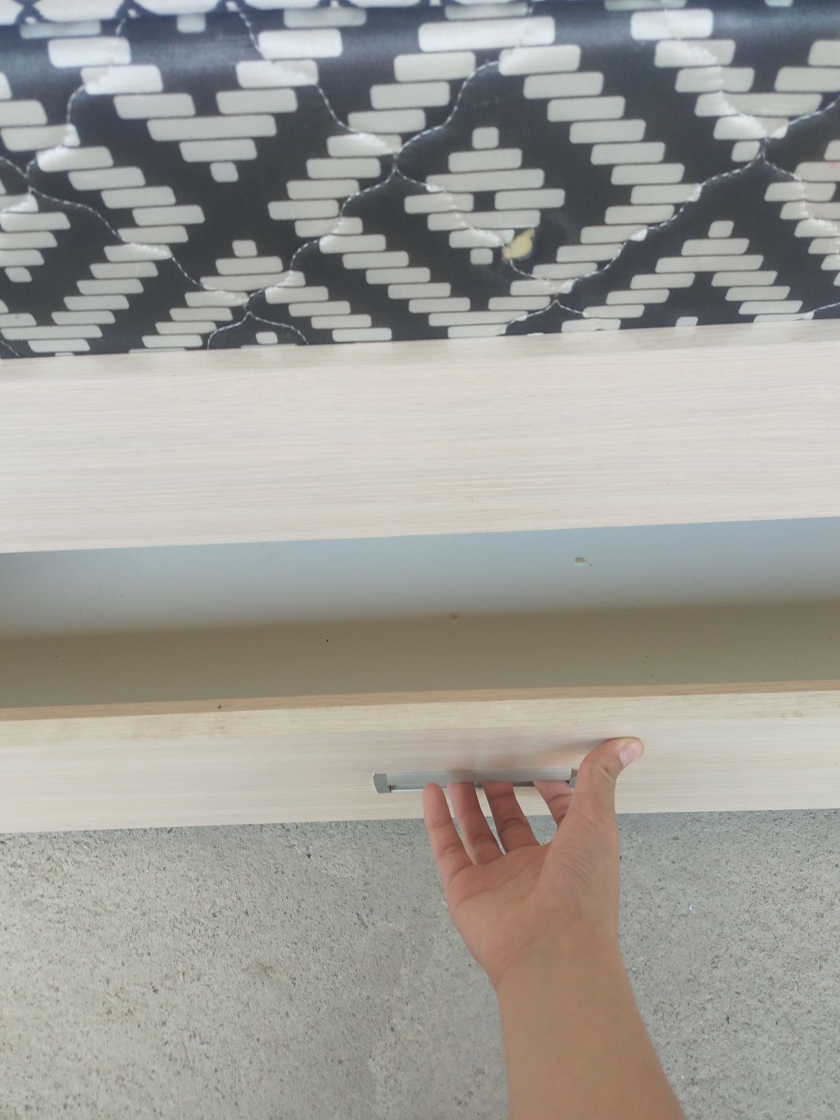 Yotoq laminat matras bilan