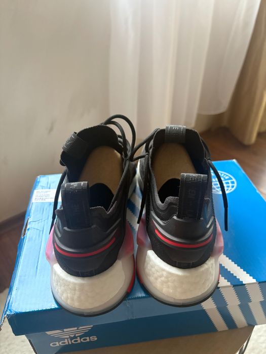 Маратонки ,,adidas” чисто нови в кутия!