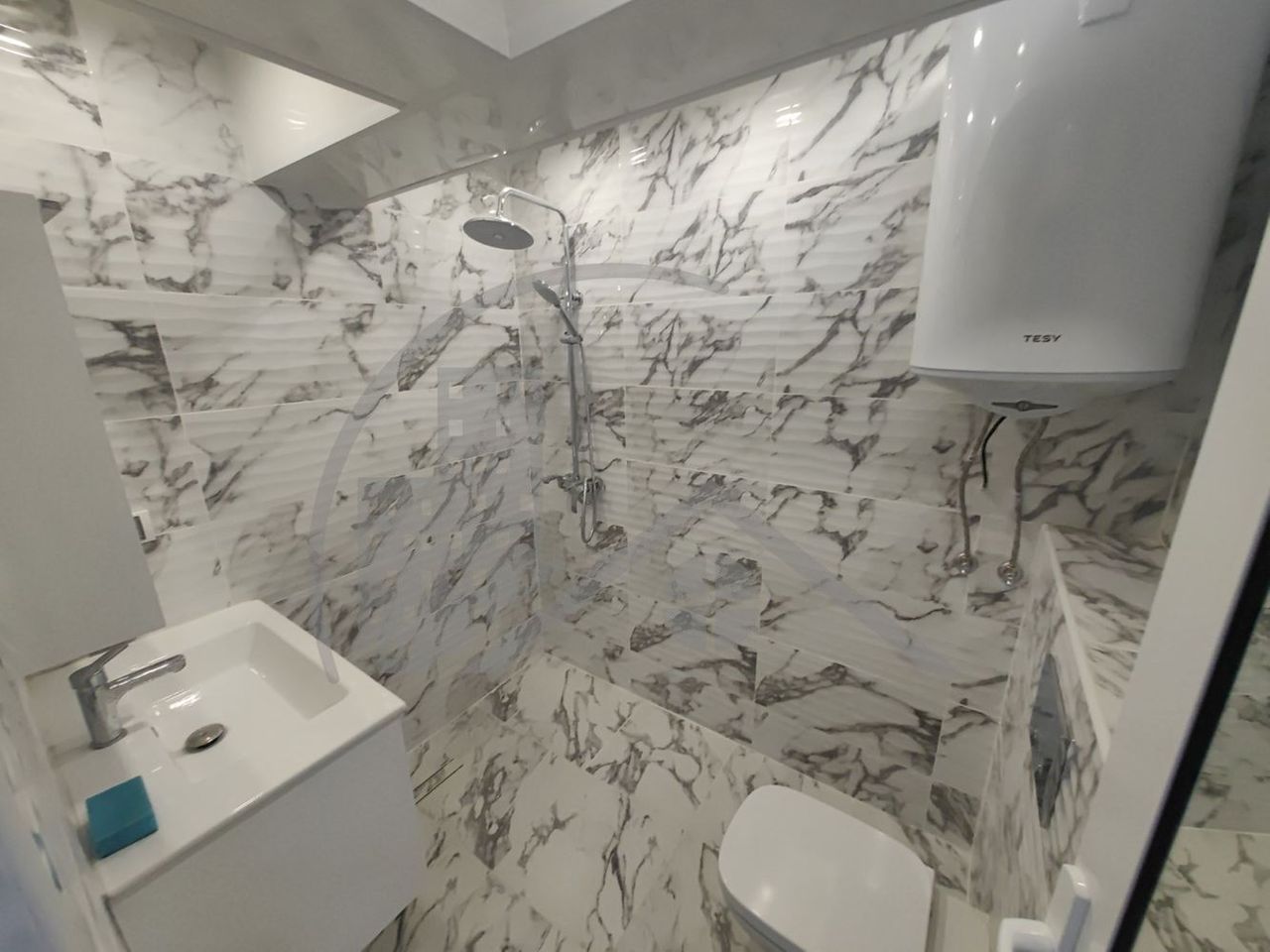 Продава се Тристаен апартамент в Варна, Галата - 90 кв.м за 2222 €/кв.м - Снимка #7
