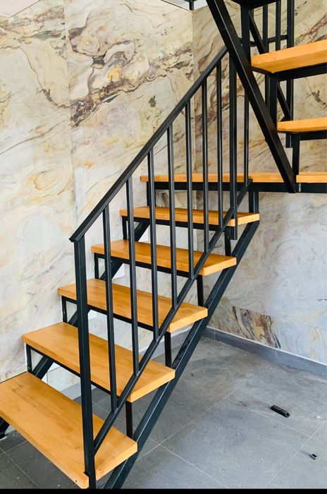 Scari,balustrade,balcoane,riflaje metalice,porti jaluzele
