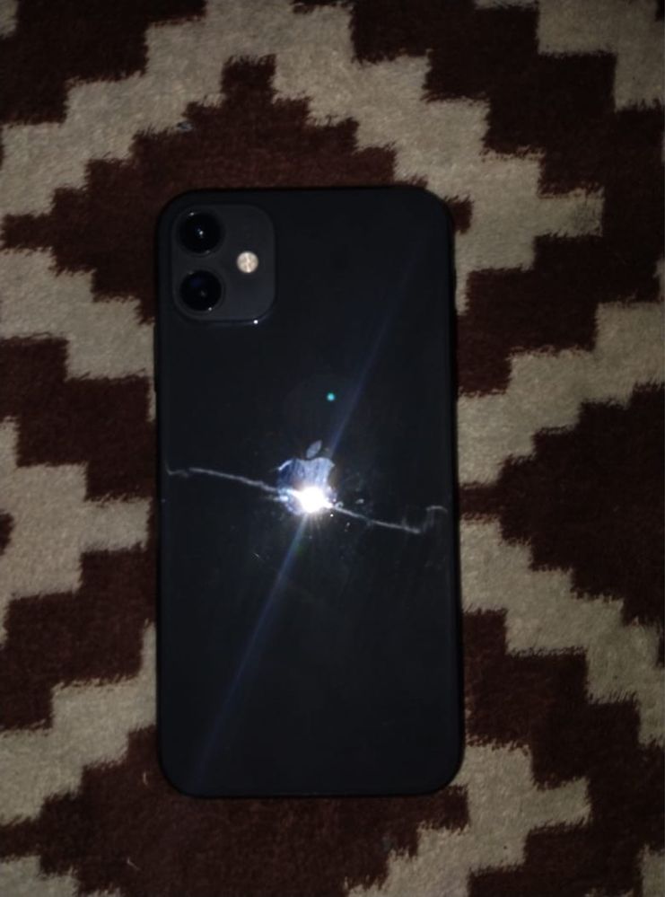Продам iPhone 11