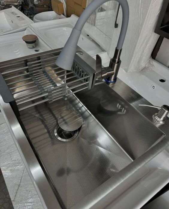 Раковина новая, полная комплектация