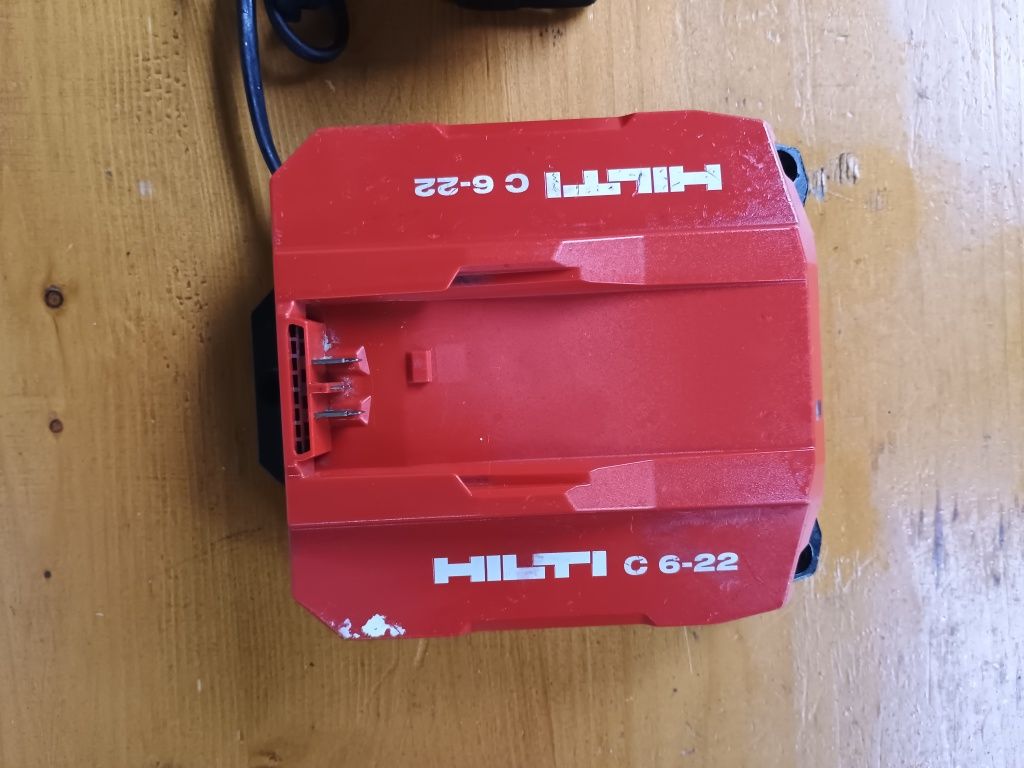 Încărcător rapid hilti c6 și baterie 8 amperi