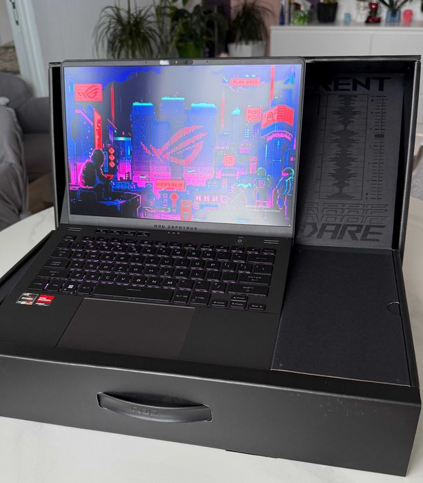 ASUS ROG Zephyrus G14, Ryzen 7 6800H, RX 6700S, 16GB RAM DDR5, 512 SSD