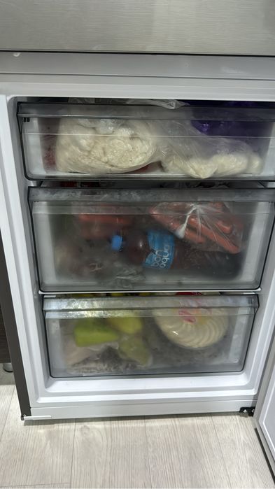 Холодильник  Самсунг в очень хорошем состоянии