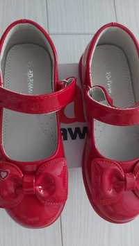 Pantofi rosii cu arici marimea 30