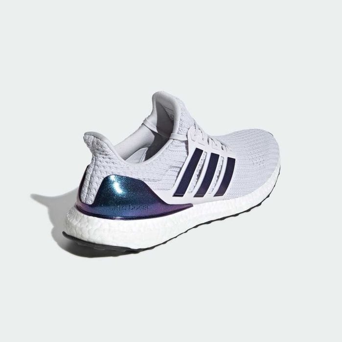 Оригинални дамски маратонки * ADIDAS ULTRABOOST DNA *