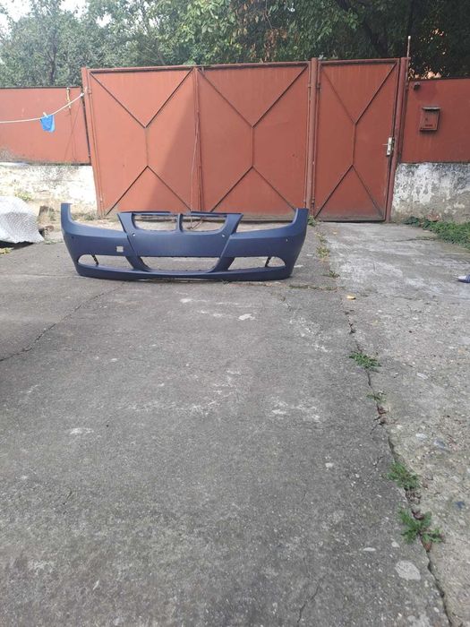Vând masca fata BMW E90