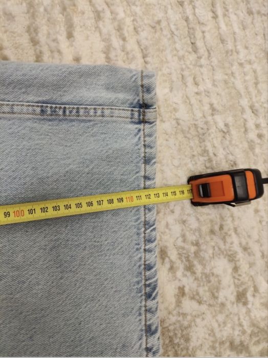 Blugi evazati marimea 40 sunt superbi