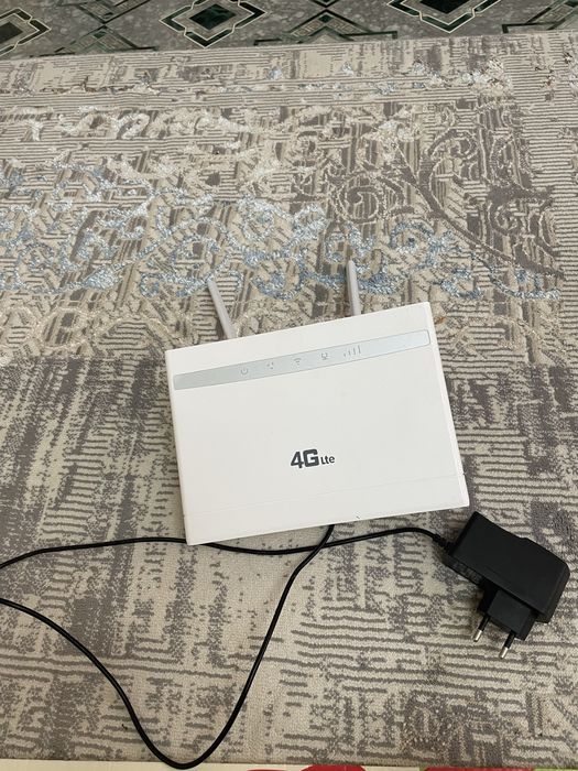 Wi-Fi роутер Altel 4G стационарный.