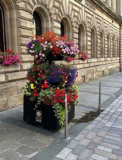 jardiniera etajata din polietilena/ suport din plastic ghivece flori