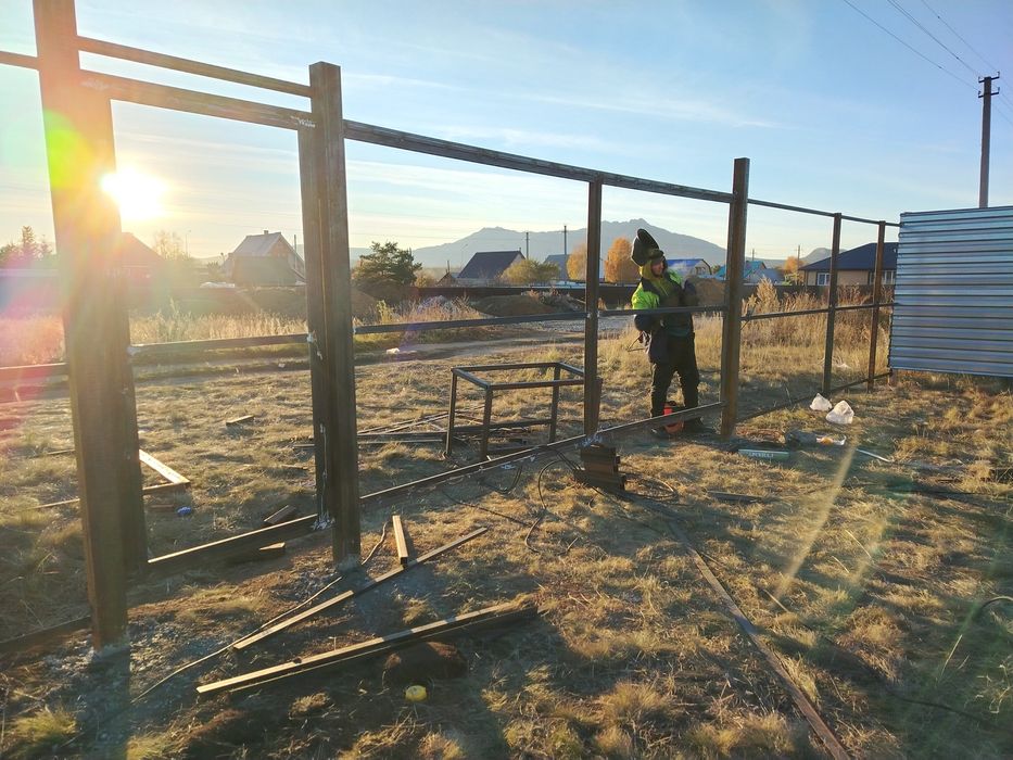 Забор. Ворота. Калитка. Заборы. Забор из профлиста.