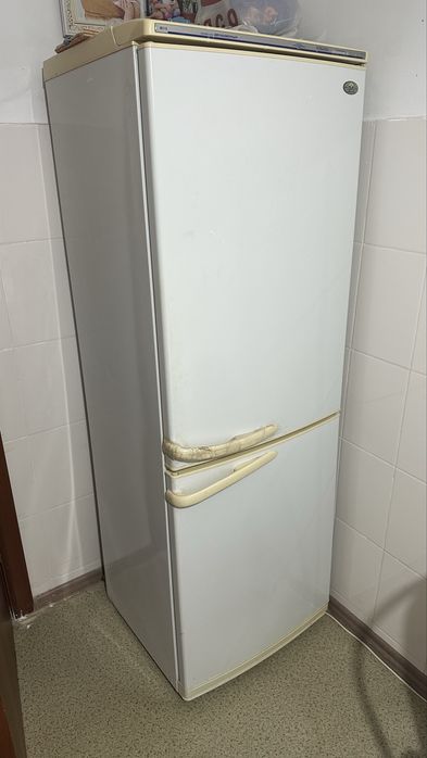 Продам холодильник