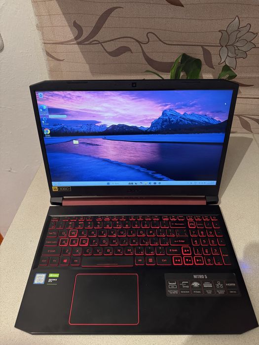 Acer Nitro 5 AN515-54 игровой ноутбук в отличном состоянии