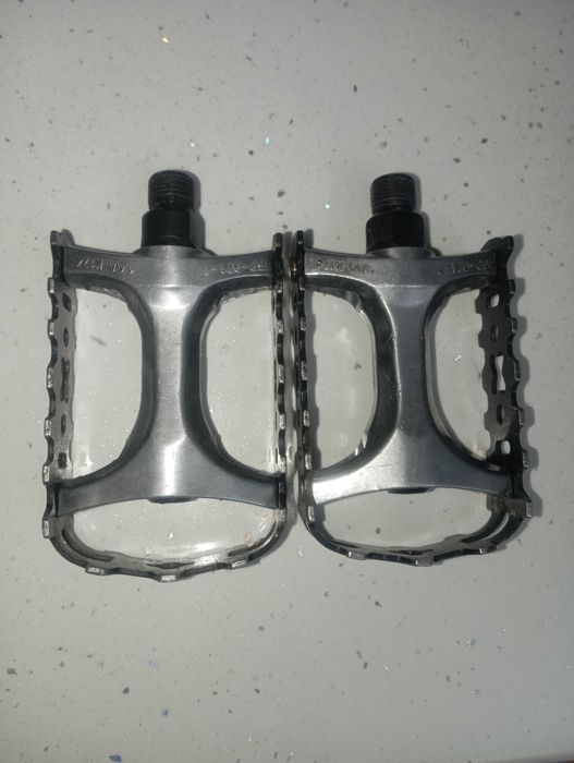 Алуминиеви педали за велосипед