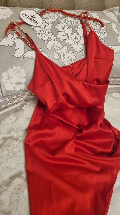 Rochie rosie eleganta
