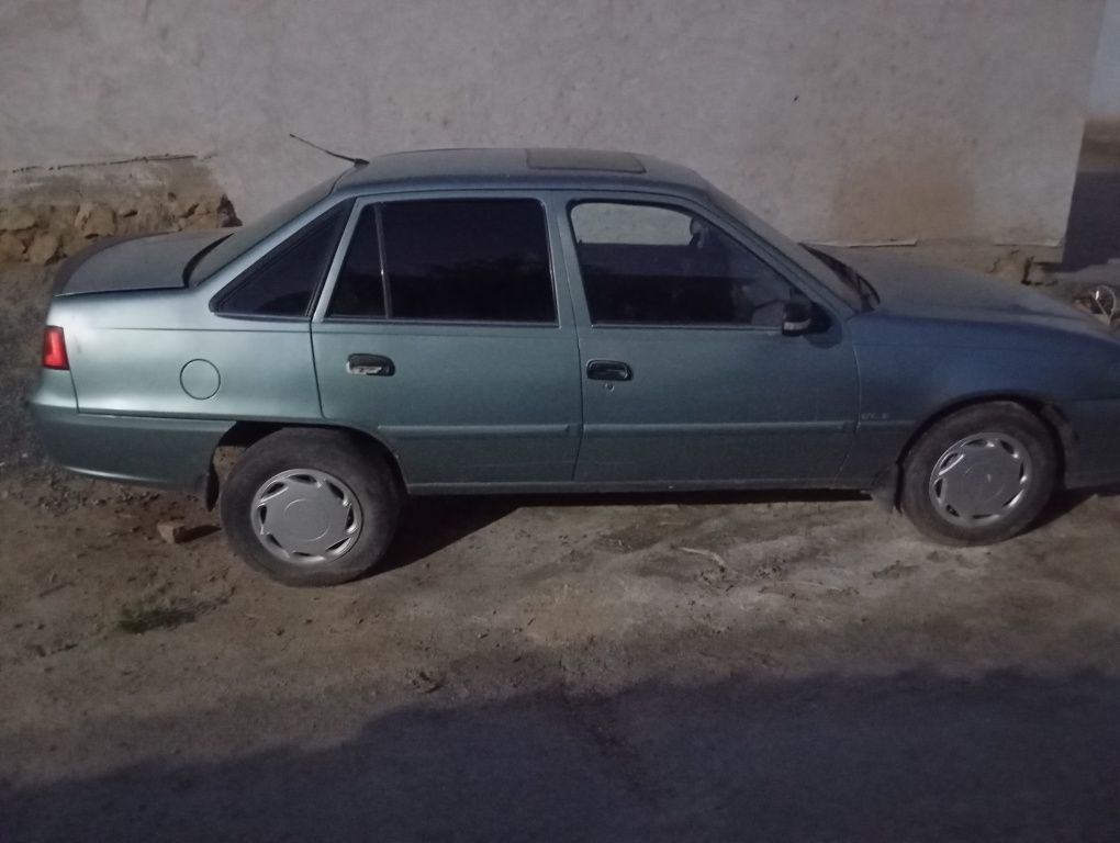 Nexia 2 satiladi