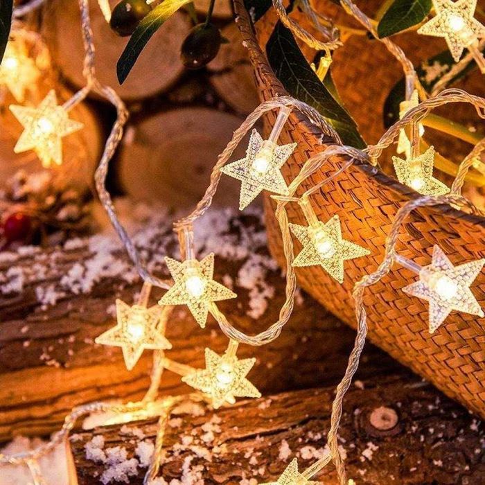 Светещи коледни LED лампички със звездички с щепсел.