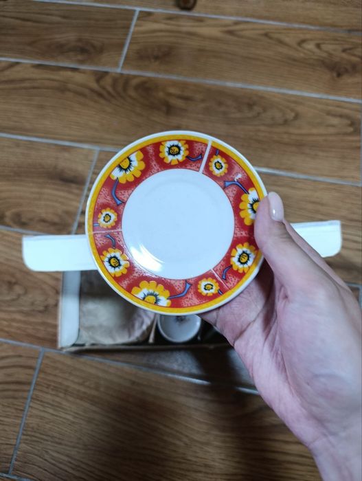 Чайный набор чашек на 6 персон.