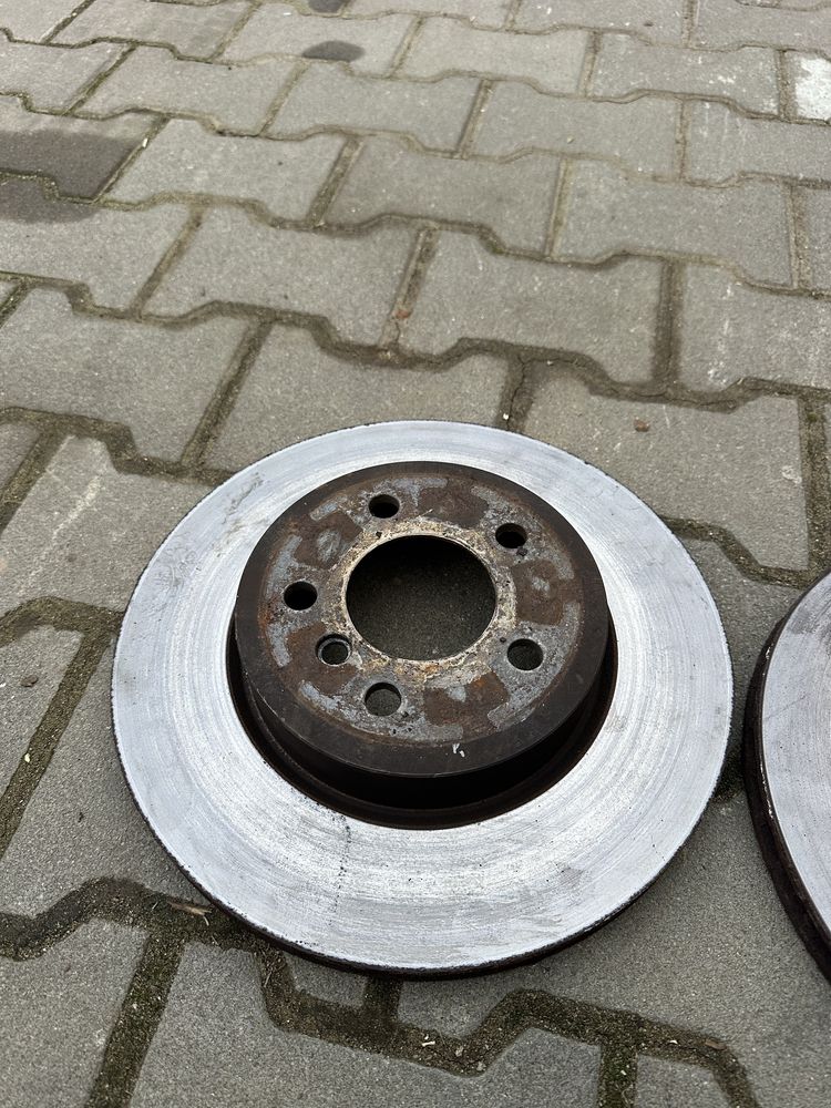 Discuri frana fata BMW F10 520 525 D