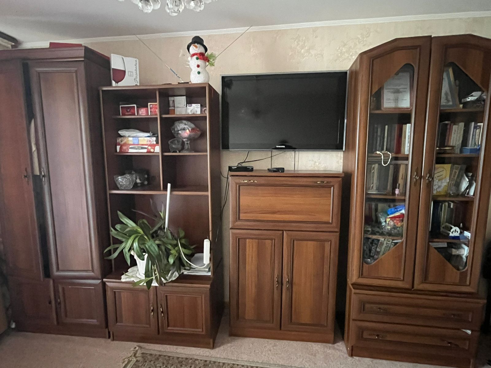 Шкаф.стенка в гостинную.