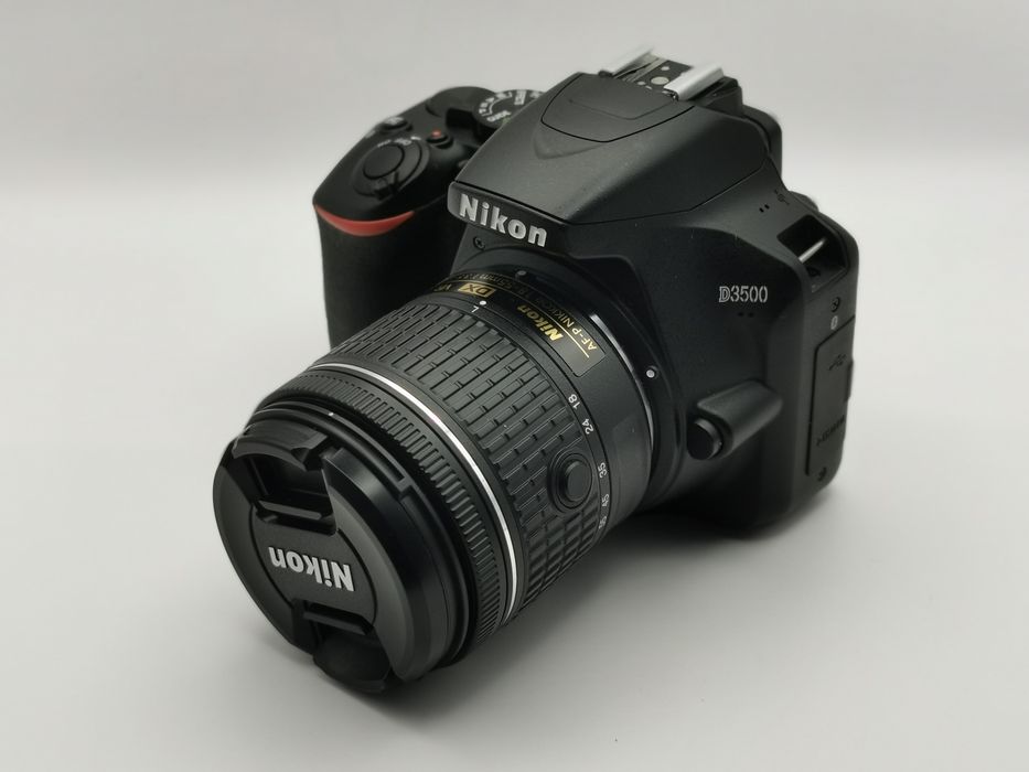 Doar 451 cadre, kit Nikon D3500 + 18-55mm + bonusuri