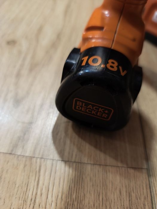 Autofiletante blsck&decker 2 bucati si incarcator original.