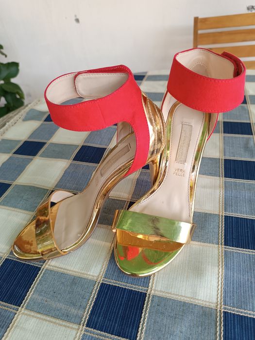Sandale aurii cu roșu 50lei