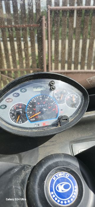 Scuter marca Kymco