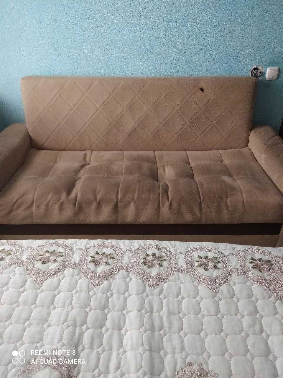 Продается мини диван