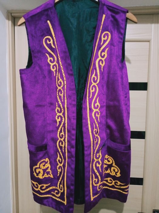 Продается Кажекей и шапаны.