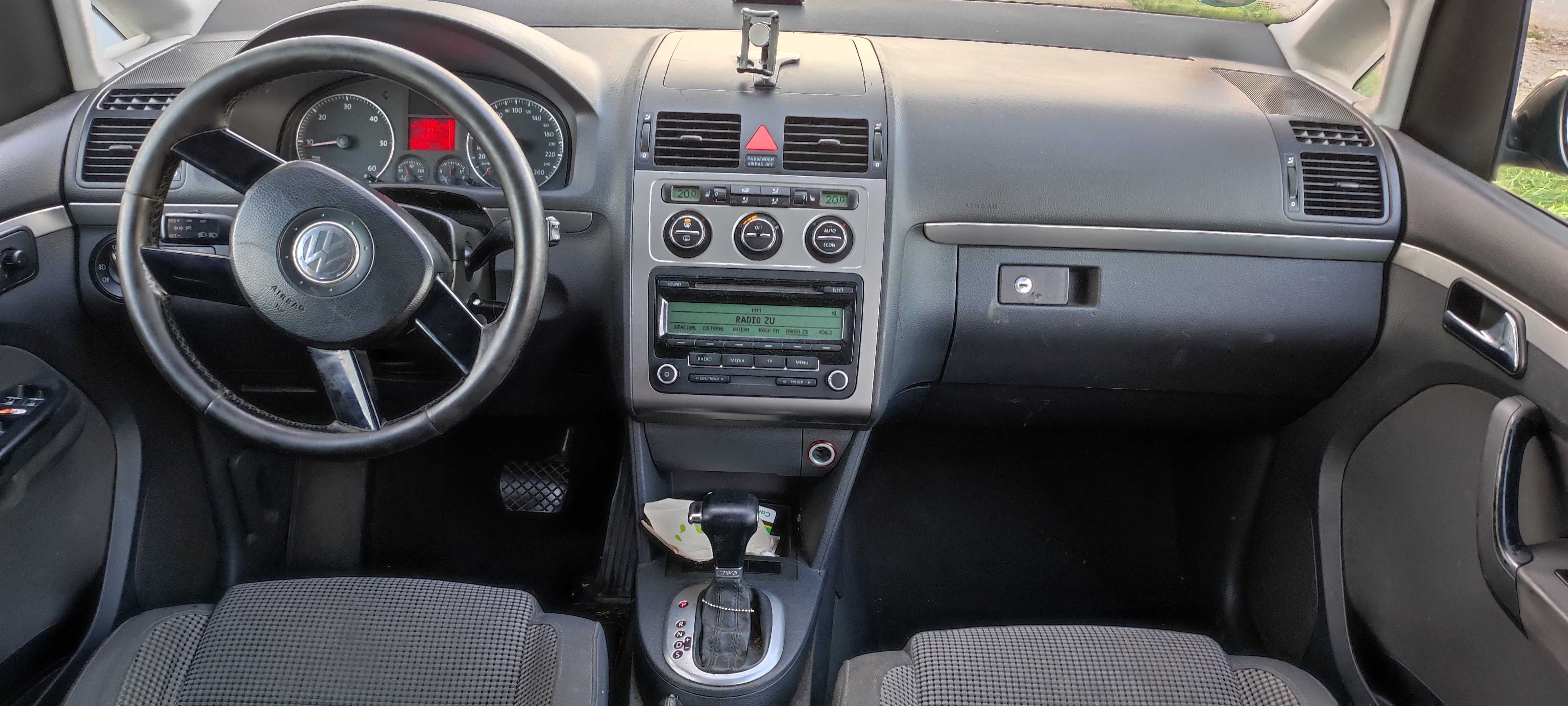 Dezmembrez volkswagen vw touran 1T1 motor 2.0 tdi BKD cv DSG LC9X