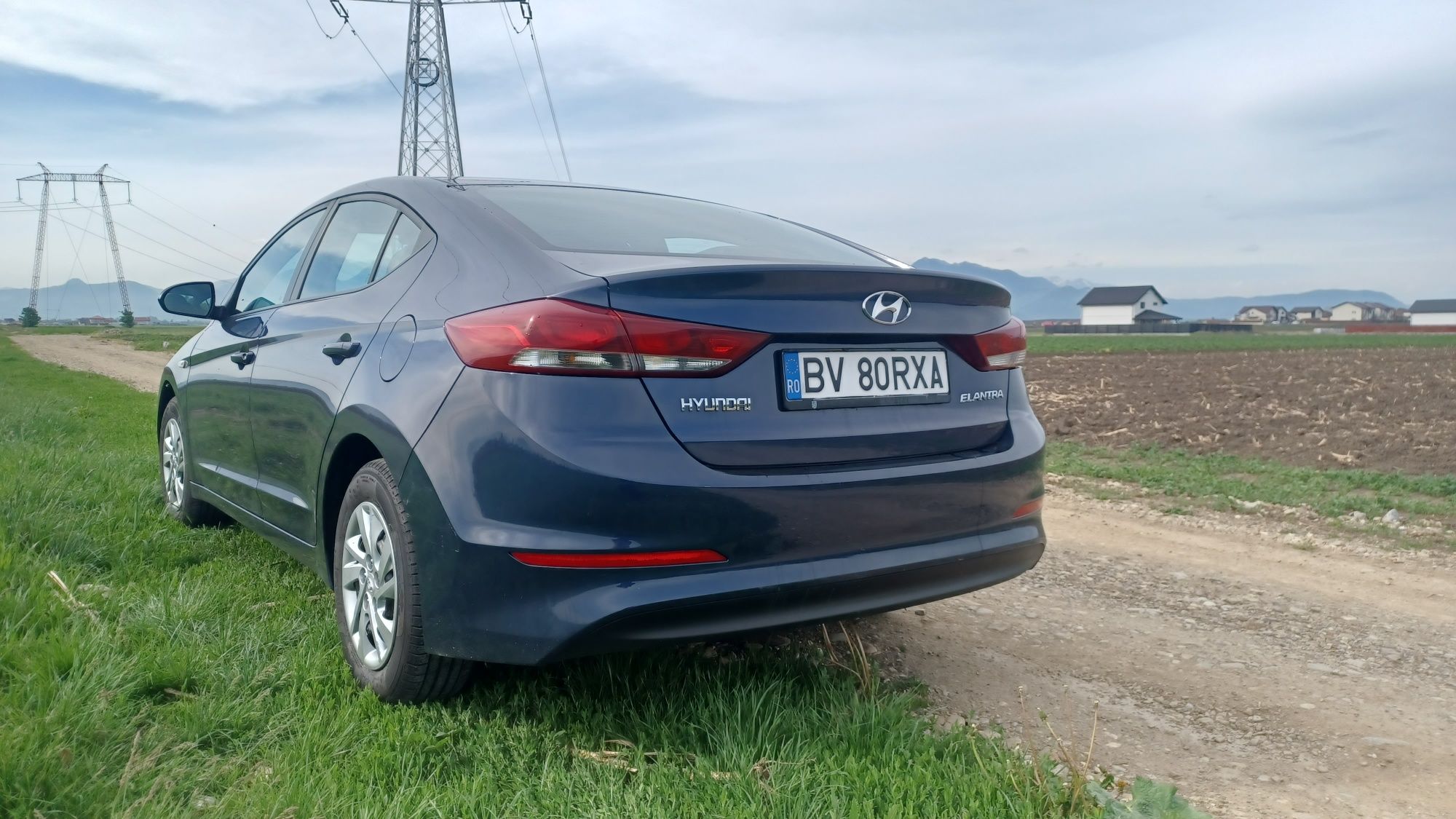 Autoturism marca Hyundai Elantra